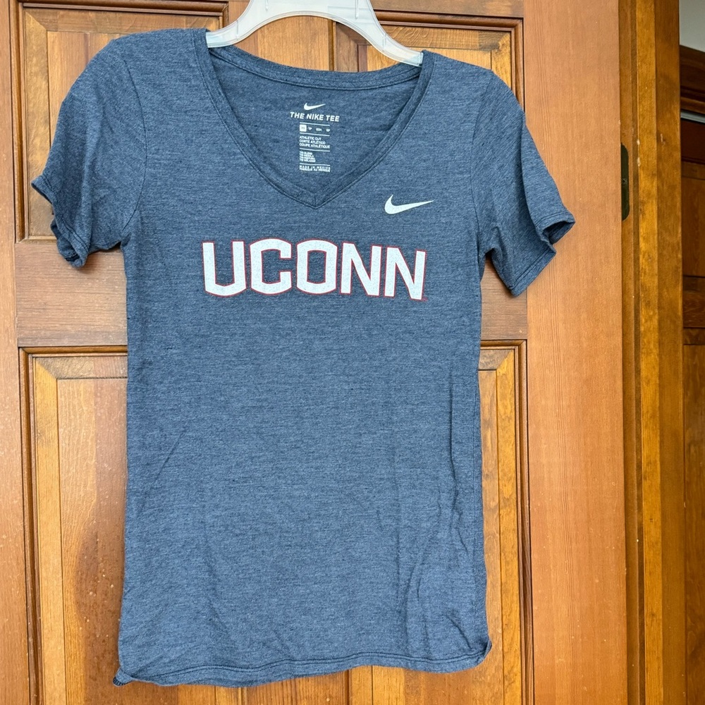 Uconn tshirt